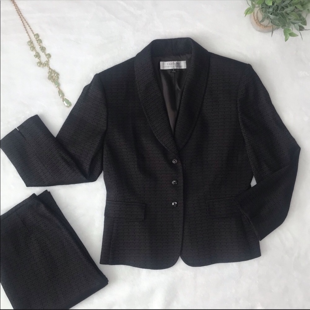 TAHARI ASL SKIRT SUIT ⭐️